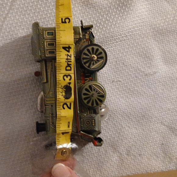 Battery Operated Cable Express Tin Train - Picture 10 of 12